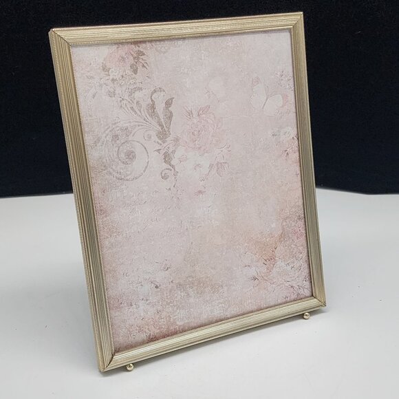 Vintage Gold Tone Metal Ornate Picture Frame Ribbed Design Ball Feet 8x10 - Picture 1 of 11